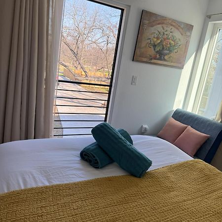 Chic, Cozy & Comfort Modern Room Остин Экстерьер фото