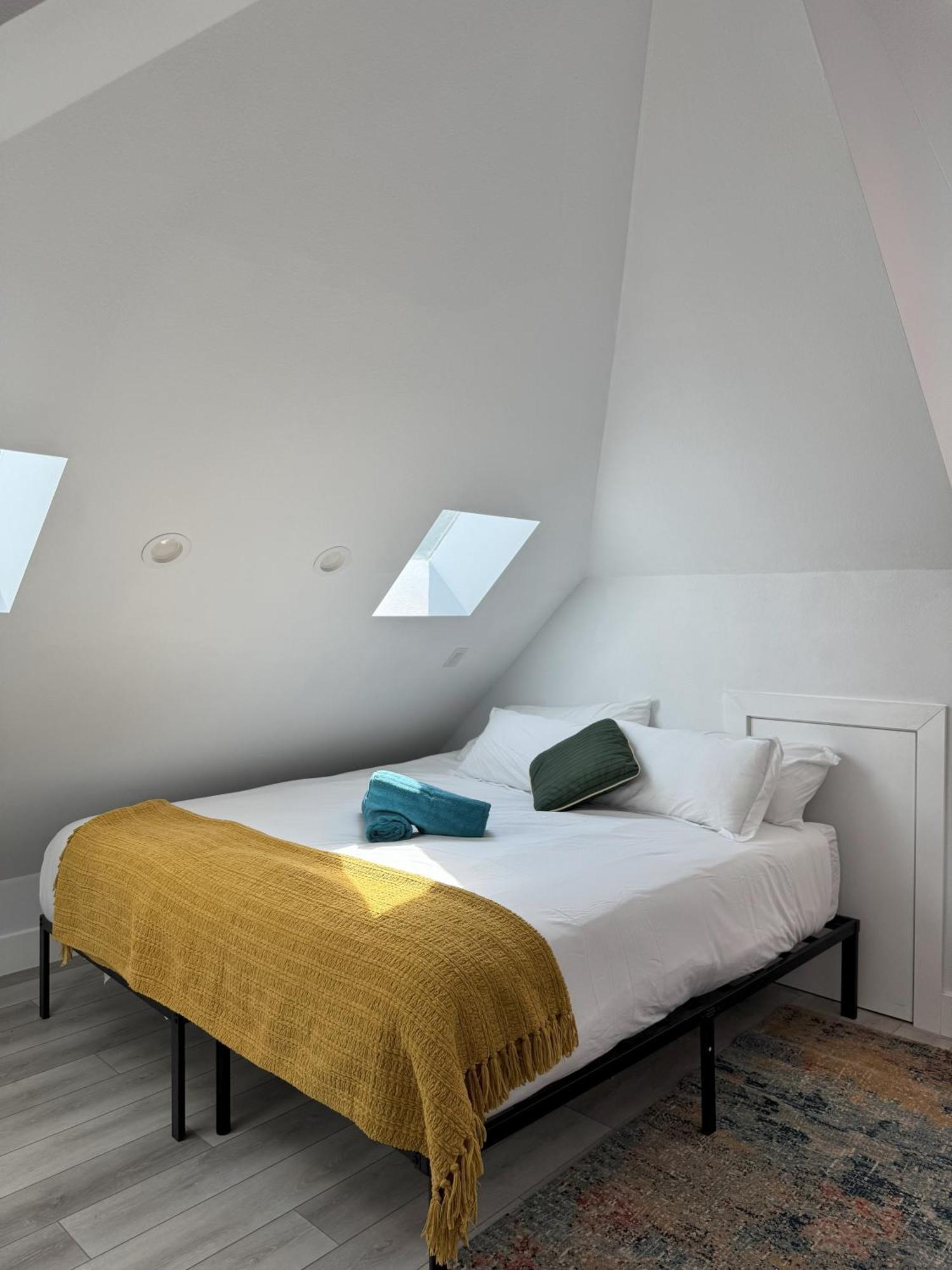 Chic, Cozy & Comfort Modern Room Остин Экстерьер фото