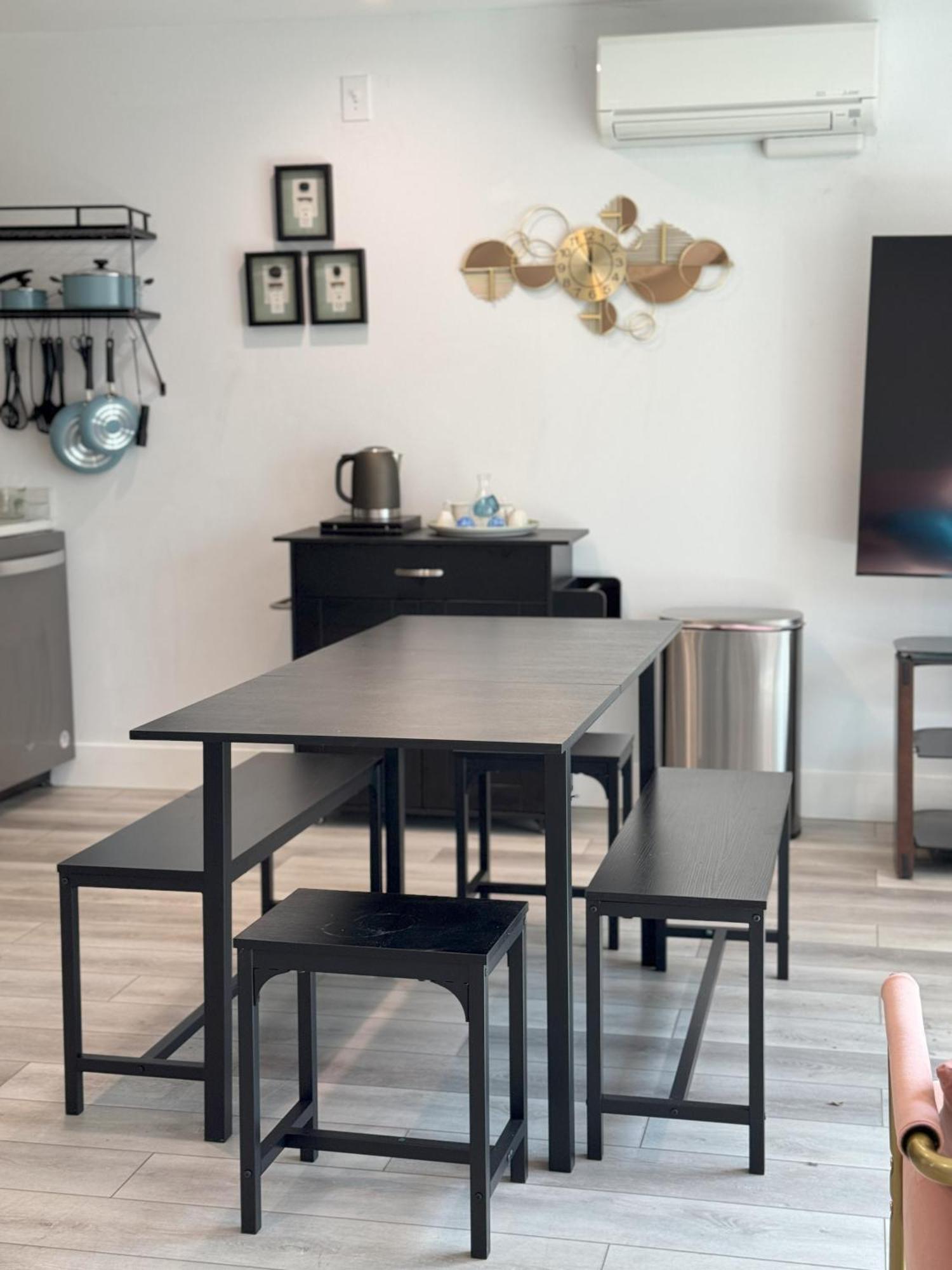 Chic, Cozy & Comfort Modern Room Остин Экстерьер фото