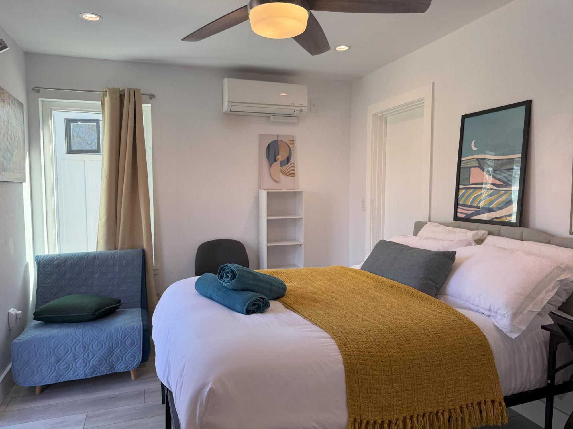 Chic, Cozy & Comfort Modern Room Остин Экстерьер фото