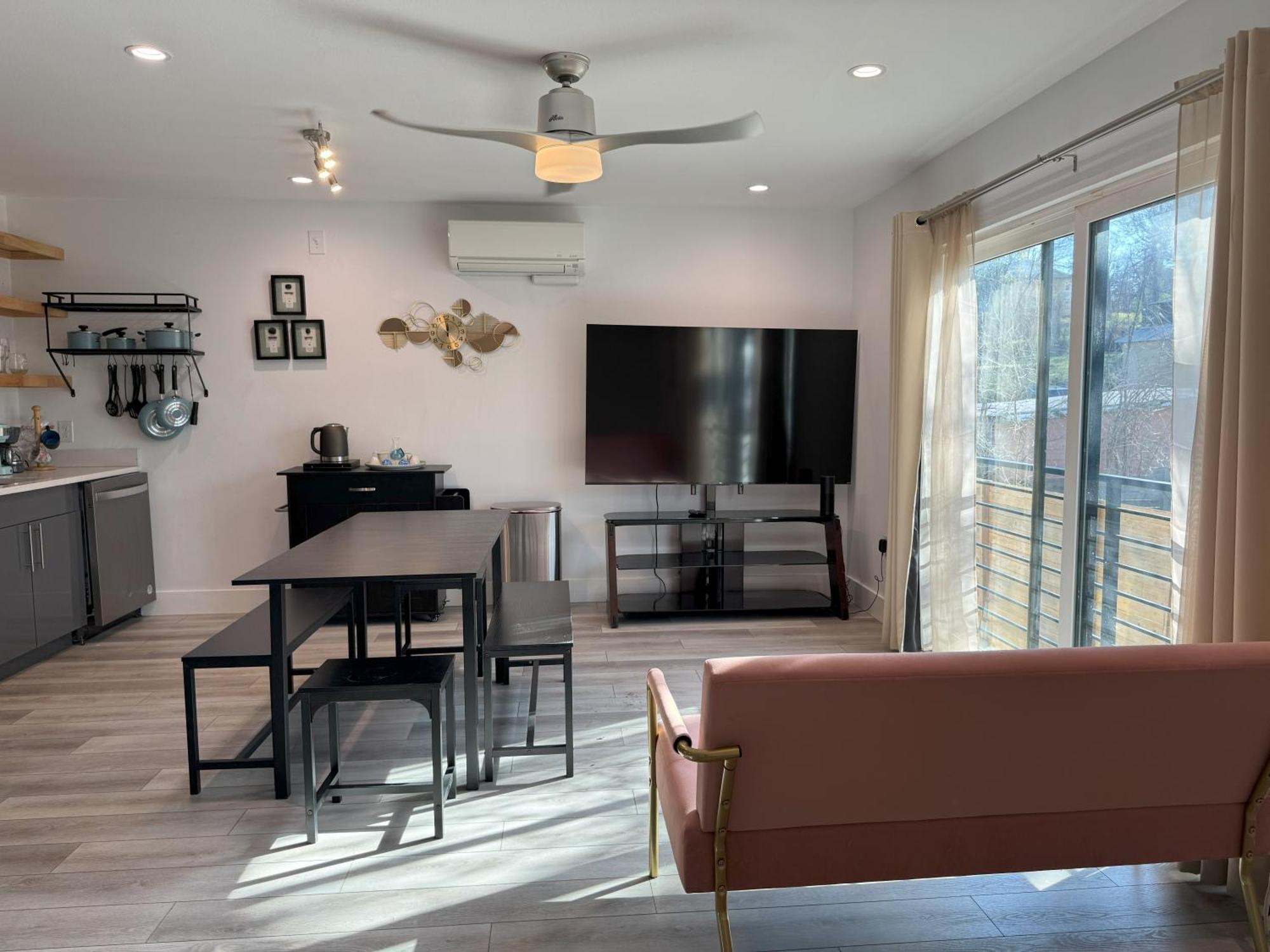 Chic, Cozy & Comfort Modern Room Остин Экстерьер фото